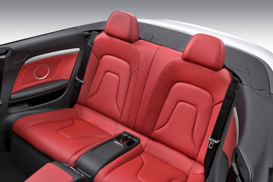 Интерьер Audi A5 Cabriolet 3.0 TDI 2009 года  (фото 63 из 72)
